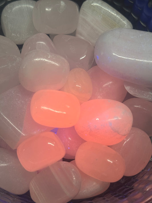 mangano calcite UV tumbles