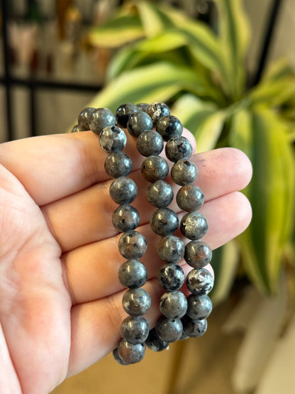 emberlite (uv reactive) bracelet 8mm