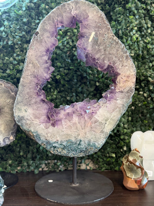 XL amethyst portal on stand