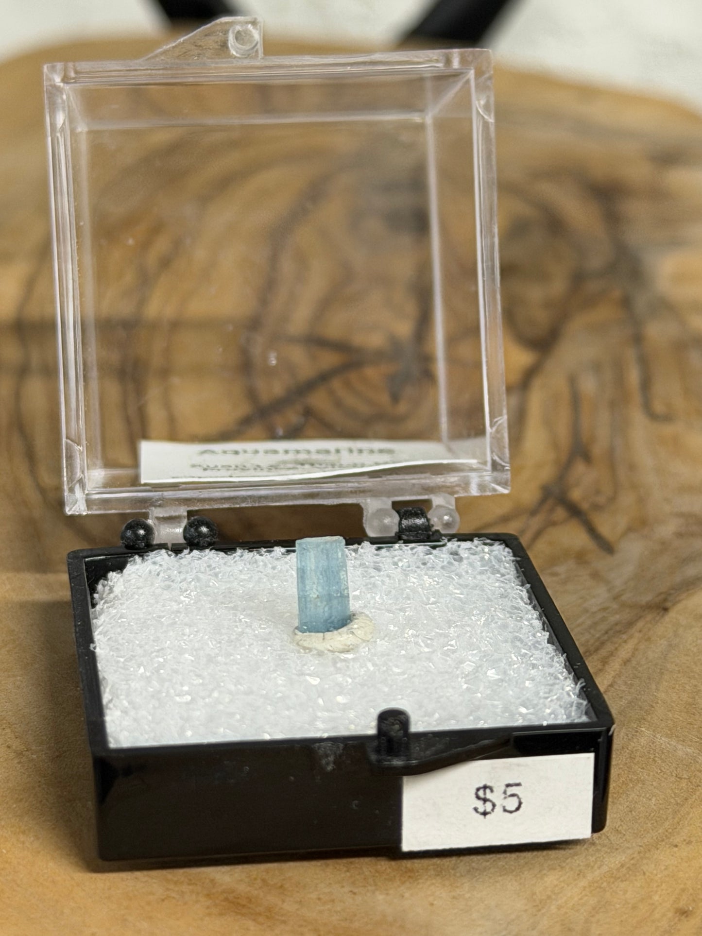 aquamarine from xuan le, thanh hóa province, vietnam